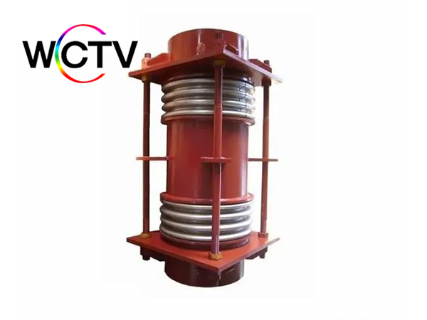 平面铰链型补偿器